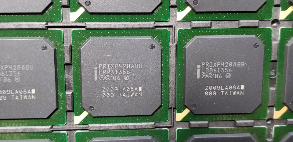 Procesador de red Intel PRIXP420ABB IXP420 1,3 V/3,3 V 266 MHz 492 pines BGA Foto 1 de 4