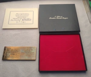 "A Salute to President Ronald Reagan" Senate / House Dinner 1982 Paperweight - Picture 1 of 8