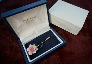 Staffordshire Coalport Stecknadel rosa rose verpackt - Bild 1 von 4