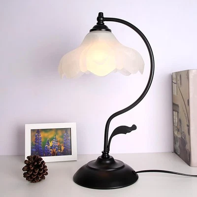 Цветочный настольная лампа, шикарный прикроватной тумбочки лампы со стеклянным абажуром, винтажный... - Изображение 1 из 4