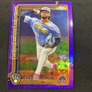 Logofrattore cromato Topps 2025 215/250 Freddy Peralta Brewers - Foto 1 di 2