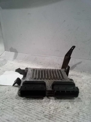Módulo de control del motor usado (ECM) se adapta a: módulo de control electrónico Kia Sorento 2015 Foto 1 de 4