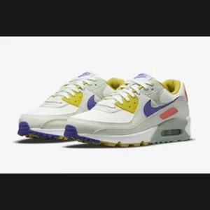 Nike Air Max 90 DA8726 100 Women Size 6 Summit White/Light Bone/Pistachio Frost - Picture 1 of 5