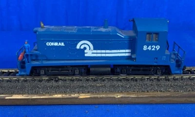 AHM CUSTOMIZED HO TRAIN CONRAIL DIESEL YARD SWITCHER ENGINE 8429 - FREE SHIPPING - Image 1 of 4