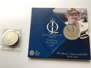 collectors British £5 coins x 2 - Picture 1 of 10