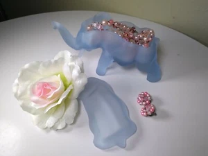 Vintage Tiara Blue Satin Glass Elephant Candy Trinket Dish w/Lid 4" tall  - Picture 1 of 12
