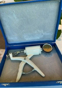 Tablet Hardness Tester Analytical Instrument - Picture 1 of 4