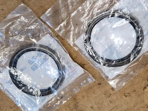 New GM 15651660 Front Inner Wheel Bearing Seal 1992-99 C1500 C2500 96-02 (2) - Foto 1 di 2