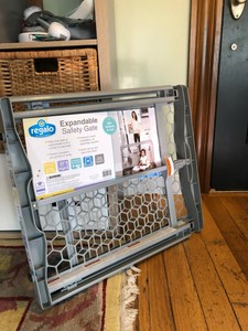 regalo plastic expandable safety gate