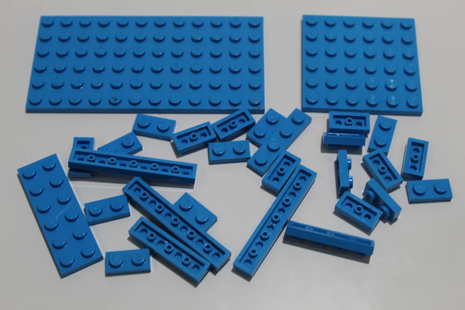 LEGO 28 Basic Creator Platten Flügelplatten blau dark azure #2281 - Bild 1 von 1