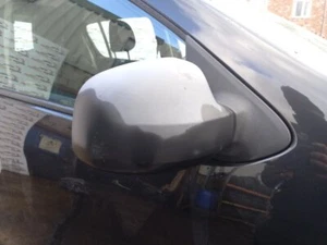 2013-2017 Dacia Sandero Mk2 5 DOOR MIRROR MANUAL (DRIVER SIDE) Black - Picture 1 of 15