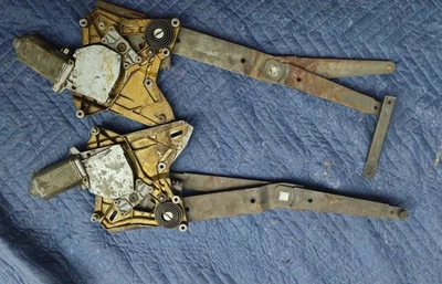 🥇77-82 PORSCHE 924 RIGHT & LEFT DOOR WINDOW REGULATOR W MOTOR OEM - Image 1 of 4