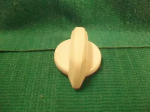 ROPER WASCHMASCHINE RTW4516FW1 TEIL (KLEINER WASCHMASCHINENBEDIENKNOPF & CLIP) - Bild 1 von 3