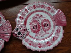 VINTAGE 6 AMAZING FISH PLATES CERAMIC HENRIOT QUIMPER FRANCE COLOR PINK - Picture 1 of 14