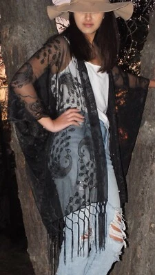 Top plumero kimono festival pavo real lentejuelas negro talla única talla grande Foto 1 de 3