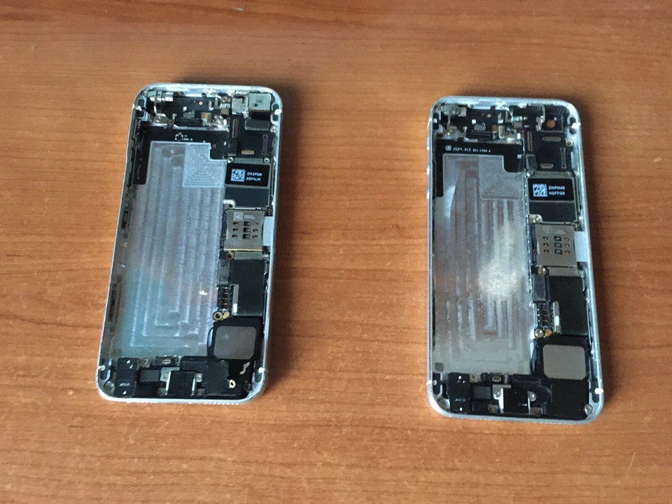 x2 iPhone 5s Per Pezzi Di ricambio. - Immagine 1 di 2