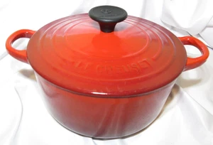 Le Creuset 2 Quart Cerise Rot Gusseisen Emailliert #18 Frankreich Dutch Oven 7,5" Sehr guter Zustand - Bild 1 von 5