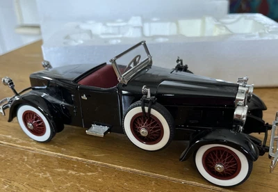 Danbury Mint 1/24 Scale Diecast 1927 Stutz Black Hawk Boat Tail Speedster Model - Image 1 of 4