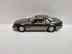 Vintage Dettaglio Auto 235 Mercedes 320SL Hard Top 1:43 pressofuso come nuovo senza scatola condizioni - Foto 1 di 10