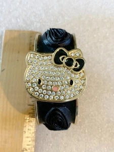 Reloj pulsera con bisagras Hello Kitty cara oculta brillante circonita cúbica para mujer - Pulsera Rosebud - Imagen 1 de 7