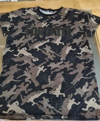 BOY'S FORTNITE   CAMOUFLAGE PATTERN  T-SHIRT  SIZE L PRIMARK - Image 1 of 4