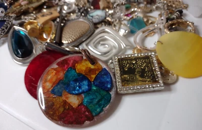 Lot Of Over 150 Pendants And Charms Charm Lot Pendant Lot Variety Charms PDL1 - Изображение 1 из 4