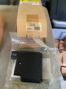 (1) Original GM NOS 1997-2005 Buick Century Wiper Motor Cover Circuit Board - Picture 1 of 5