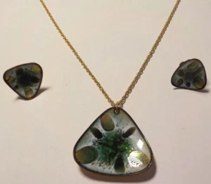 VINTAGE SIGNED HOGAN BOLAS METALLIC ENAMELED COPPER NECKLACE & EARRINGS SET. - Picture 1 of 5