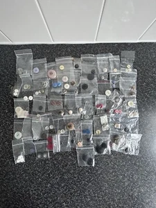 Assorted Spare Buttons - Picture 1 of 7