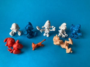 RARO LOTTO VINTAGE DI 8 FIGURE PUFFI NON DIPINTI PVC PITUFO SCHLUMPF PUFFI ANNI 80 - Foto 1 di 4
