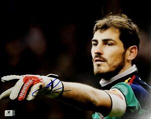 Iker Casillas Hand Signed Autographed Jumbo 11x14  Photo Real Madrid GA 728409