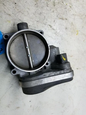 Cuerpo del acelerador para BMW 550i 1055694 06-10 Foto 1 de 4