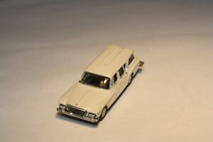 1961 Plymouth Valiant Station Wagon Revell Made in USA Free Shipping