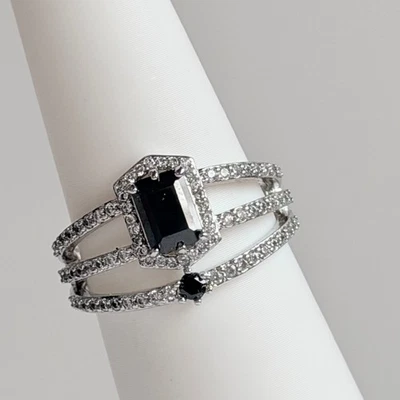 Anillo Bomb Party Talla 9 "Sparkling Embrace" Ónix Negro y Circonita cúbica sobre Rodio Foto 1 de 4