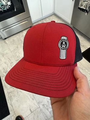 Sombrero de malla Kenworth Richardson 112 rojo y negro bordado Snapback Trucker Foto 1 de 3
