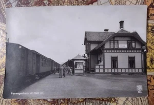 RARE VIEW RPPC NORWAY HELL RAILROAD STATION. CLOCK NEWSSTAND TRAIN CONDUCTOR++ - Bild 1 von 8