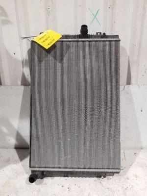 Volkswagen Jetta 2012-2018 sedán radiador 1,8 L para modelos base con motor de gasolina Foto 1 de 4