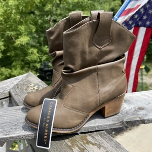 Charles Albert Women's Sz 10 Modern Western Cowboy Distressed Boots Pull-Up Tabs - Picture 1 of 15