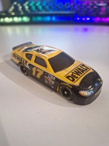 Hot Wheels 1999 NASCAR Matt Kenseth #17 Dewalt Ford Taurus 1/64 - Picture 1 of 6