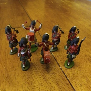 VINTAGE HERALD BLACK WATCH HIGHLANDERS REGIMENTAL BAND UNBREAKABLE SOLDIERS - Picture 1 of 11