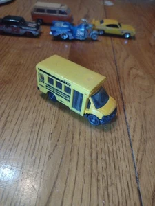 Autobús escolar Mattel Matchbox MB768 GMC amarillo 2008 distrito escolar metropolitano. K16 - Imagen 1 de 8