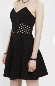 Vestido sin tirantes Urban Outfitters Sparkle & Fade talla 4 negro celosía cintura - Imagen 1 de 12