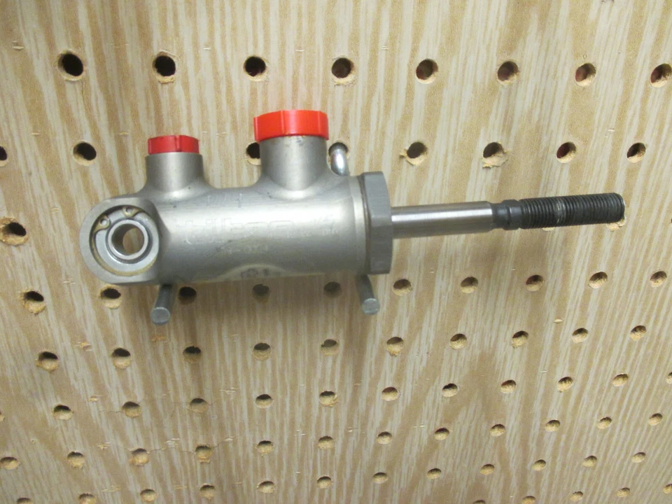 Used Tilton 77-750 Brake Master Cylinder 77 Series 3/4" Bore - Изображение 1 из 1
