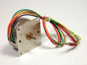 Siemans AIRPAX - L82401-P2 - Permanent Magnet Stepper Motor 12VDC 52 Ohm 7.5 Deg - Picture 1 of 6