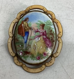 Vintage Thomas L Mott TLM Courting Couple Portrait Porcelain Brooch England - Picture 1 of 5