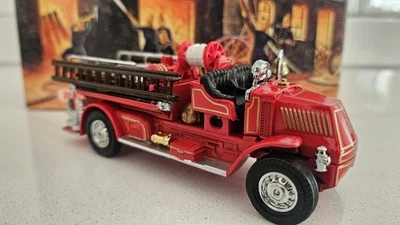 Matchbox Models Of Yesteryear Fire Engine YFE01 1920 Mack AC Fire Truck  - Image 1 of 4