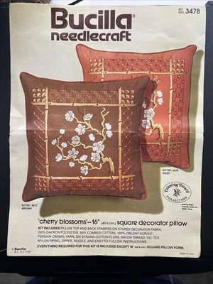 Kit de Almohada Cuadrada Vintage Bucilla Needlecraft CHERRY BLOSSOMS 16" Completo Raro Foto 1 de 4