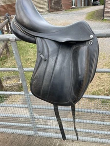 Equipe 17.5 M+1 Dressage Saddle - Picture 1 of 9