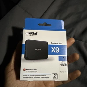 Crucial X9 Pro 1TB USB-A Portable External SSD (CT1000X9PROSSD9) - Afbeelding 1 van 7