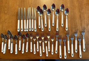 Vintage Christmas Tree Stainless Silverware Flatware Serving 8- 40 Pieces Total - Picture 1 of 17
